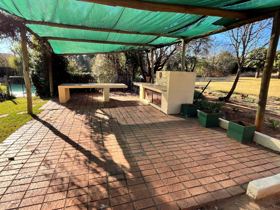 5 Bedroom Property for Sale in Harveston A H Gauteng