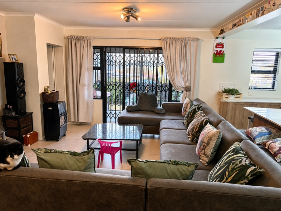 To Let 3 Bedroom Property for Rent in Modderfontein Gauteng