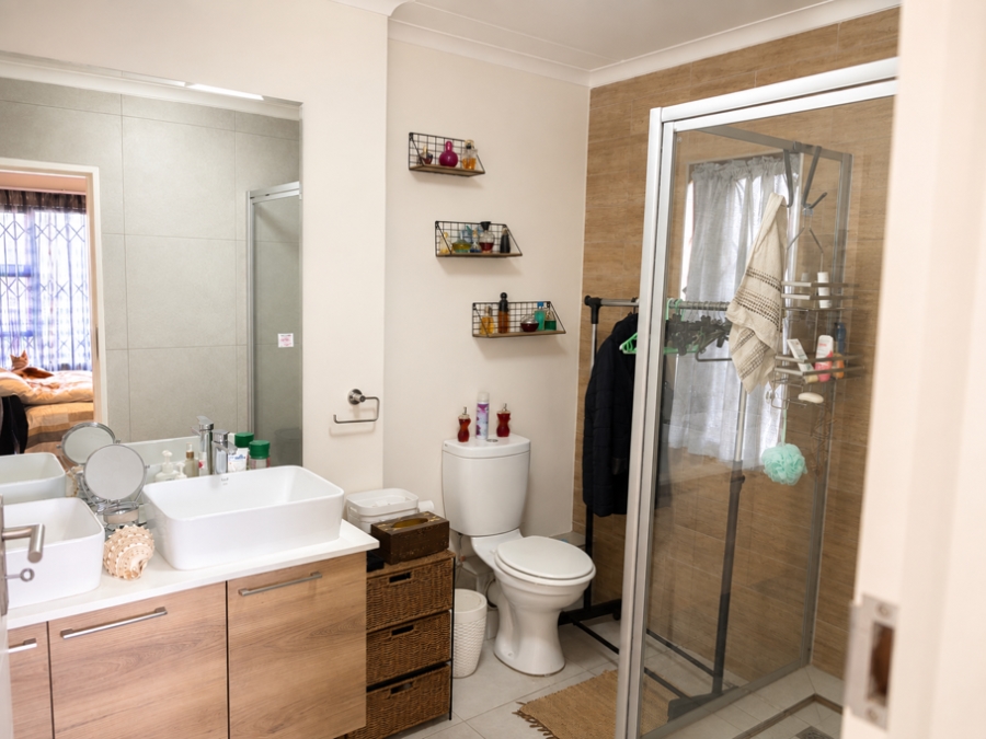 To Let 3 Bedroom Property for Rent in Modderfontein Gauteng