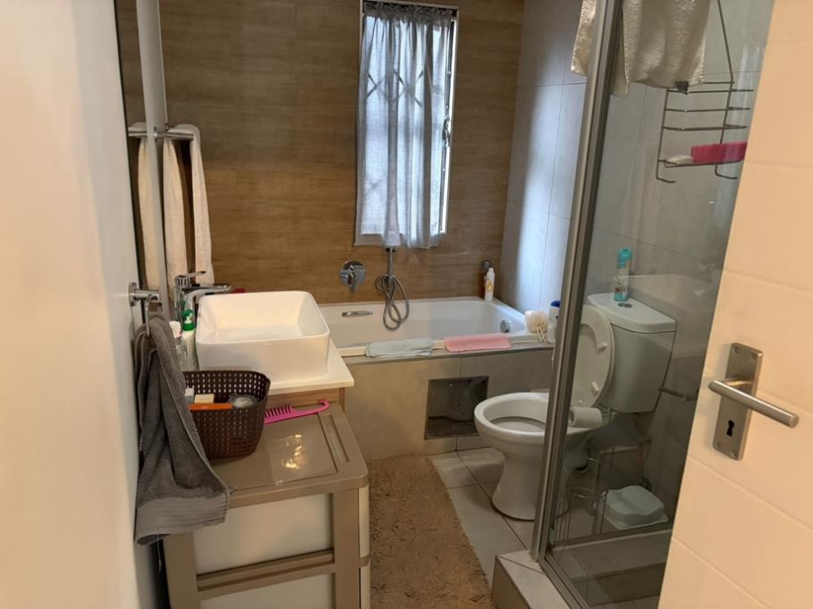 To Let 3 Bedroom Property for Rent in Modderfontein Gauteng