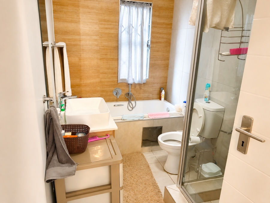 To Let 3 Bedroom Property for Rent in Modderfontein Gauteng