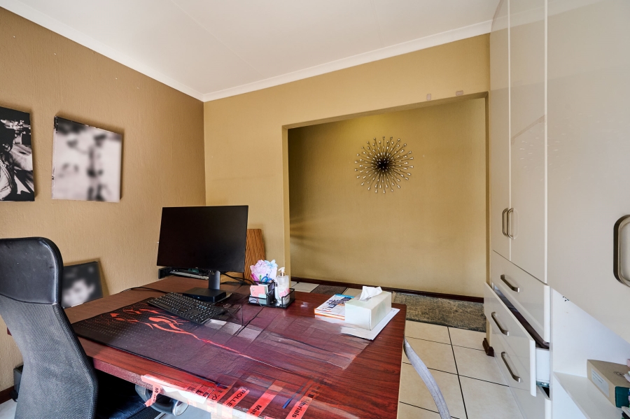 3 Bedroom Property for Sale in Erand Gardens Gauteng