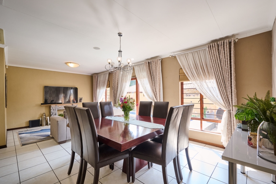 3 Bedroom Property for Sale in Erand Gardens Gauteng