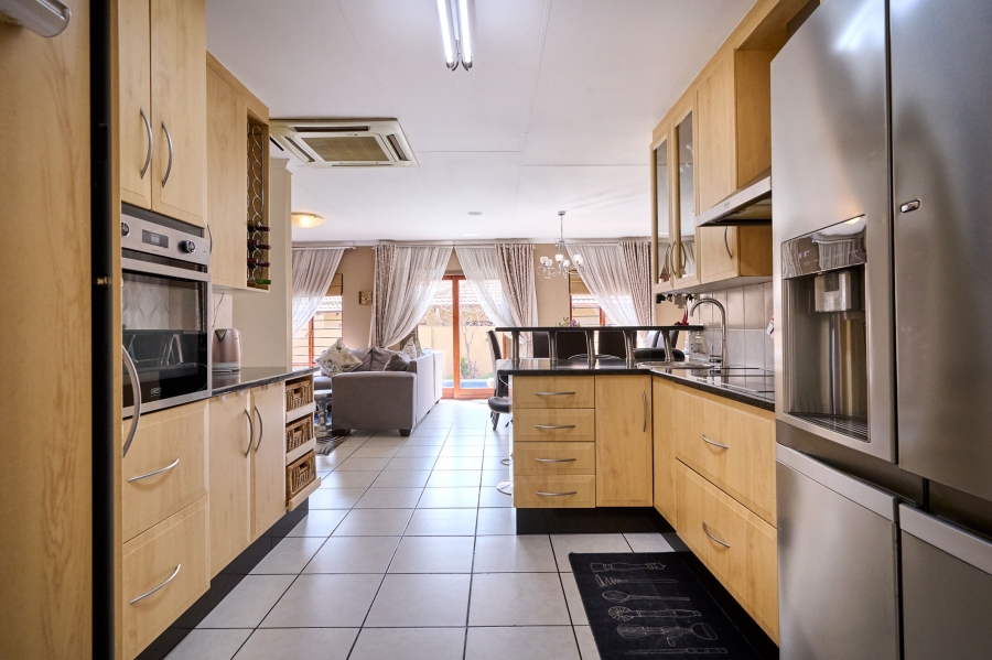 3 Bedroom Property for Sale in Erand Gardens Gauteng
