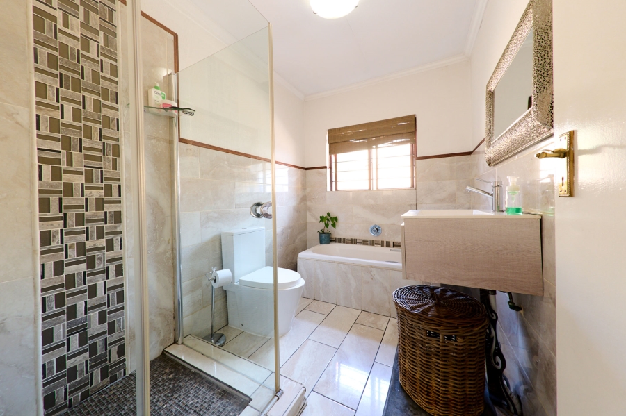 3 Bedroom Property for Sale in Erand Gardens Gauteng