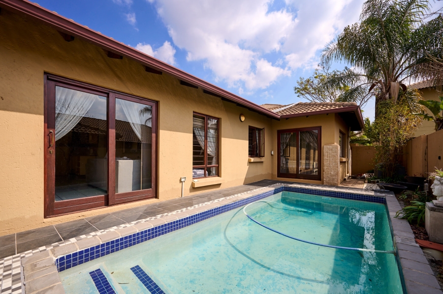 3 Bedroom Property for Sale in Erand Gardens Gauteng