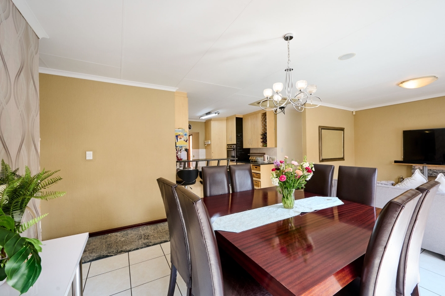 3 Bedroom Property for Sale in Erand Gardens Gauteng