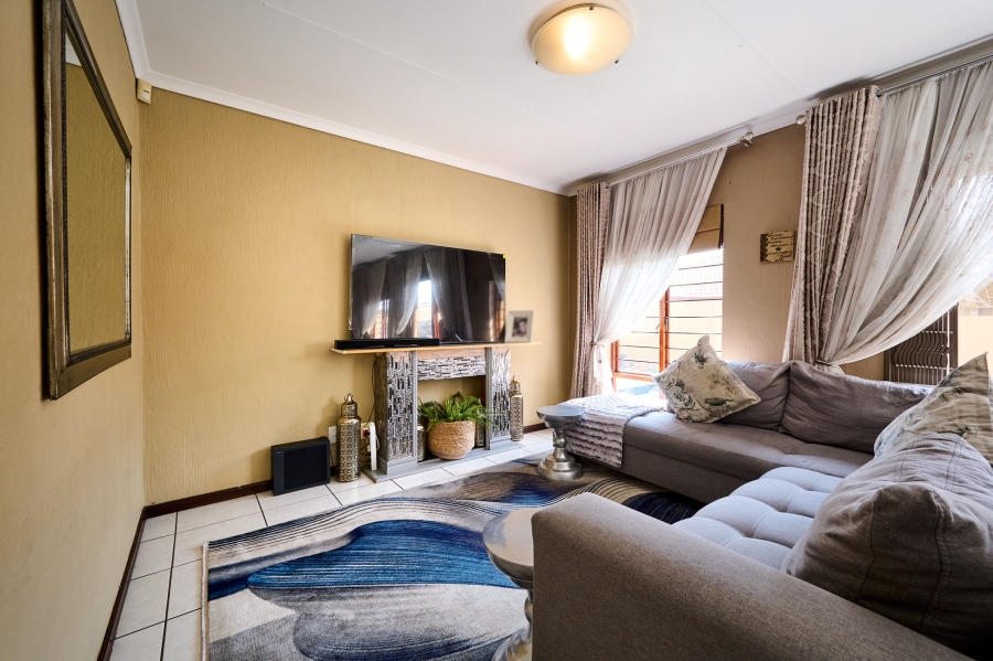 3 Bedroom Property for Sale in Erand Gardens Gauteng