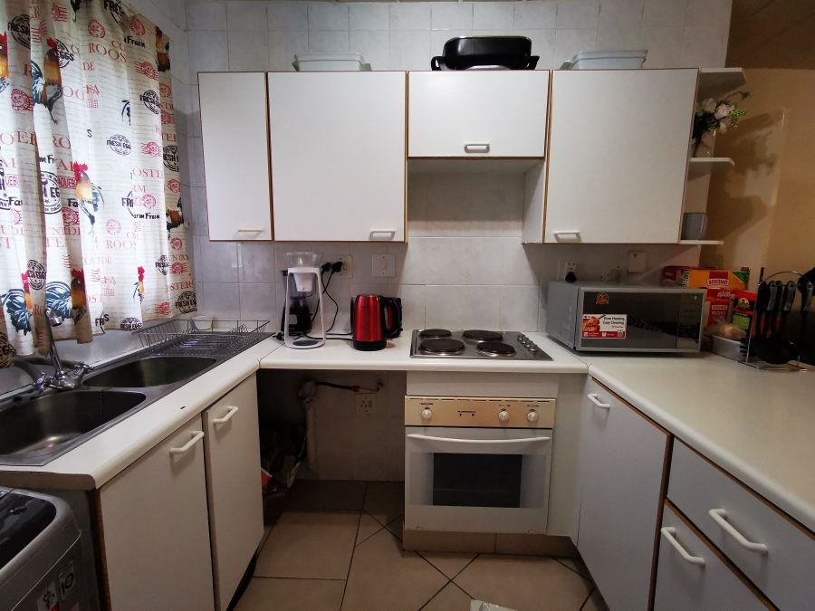 To Let 1 Bedroom Property for Rent in Paulshof Gauteng