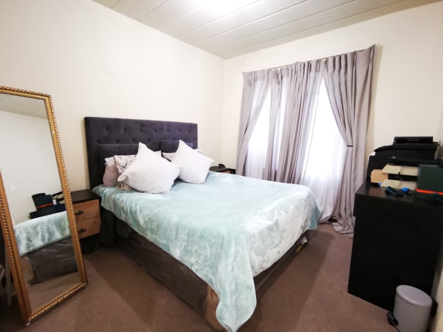 To Let 1 Bedroom Property for Rent in Paulshof Gauteng