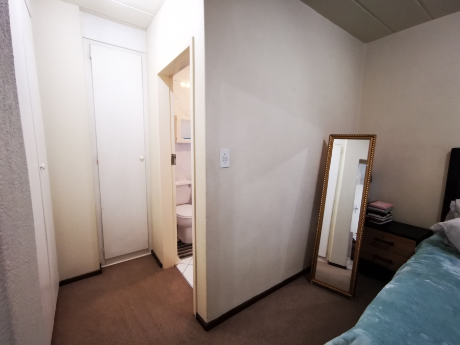 To Let 1 Bedroom Property for Rent in Paulshof Gauteng