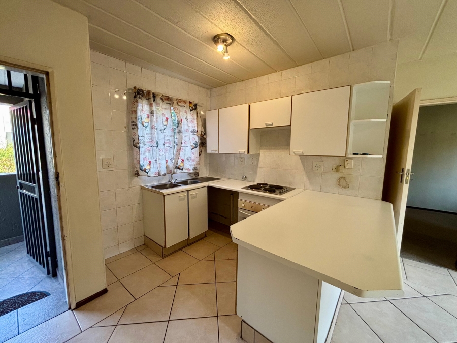 To Let 1 Bedroom Property for Rent in Paulshof Gauteng