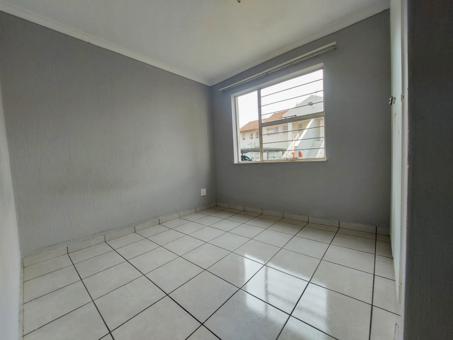 To Let 2 Bedroom Property for Rent in Fairland Gauteng