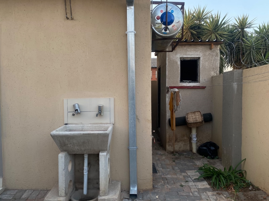 9 Bedroom Property for Sale in Booysens Gauteng