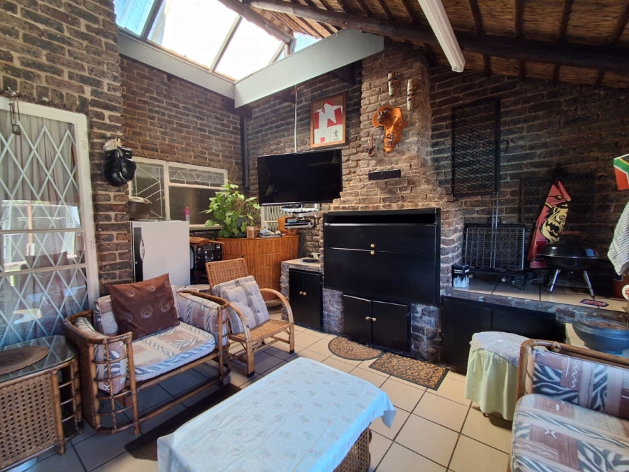 3 Bedroom Property for Sale in Carletonville Central Gauteng