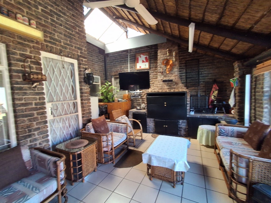 3 Bedroom Property for Sale in Carletonville Central Gauteng