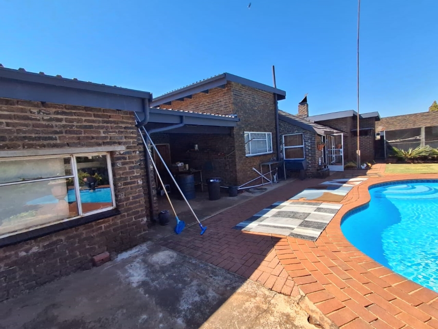3 Bedroom Property for Sale in Carletonville Central Gauteng