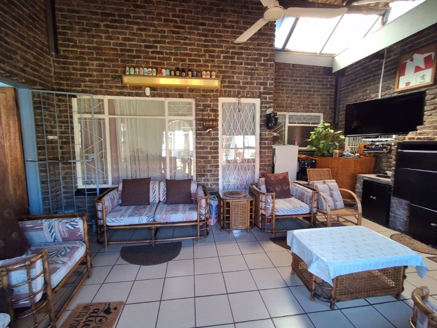3 Bedroom Property for Sale in Carletonville Central Gauteng