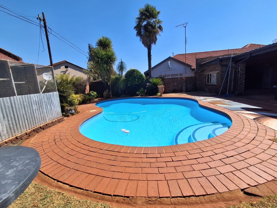 3 Bedroom Property for Sale in Carletonville Central Gauteng