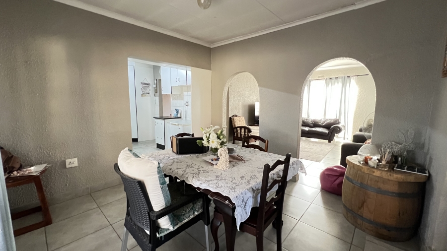 5 Bedroom Property for Sale in Greenhills Gauteng