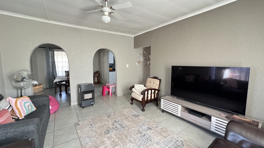5 Bedroom Property for Sale in Greenhills Gauteng