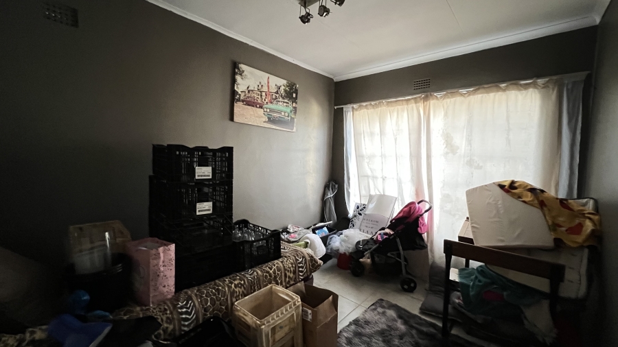 5 Bedroom Property for Sale in Greenhills Gauteng