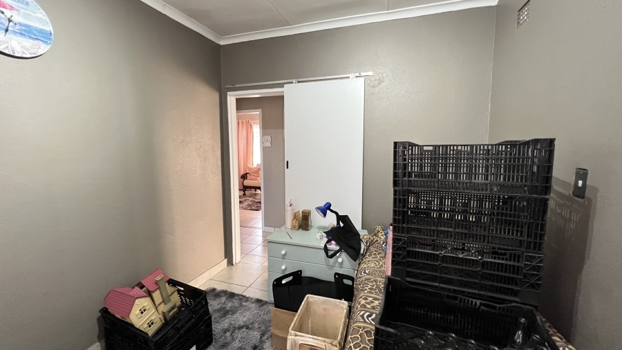 5 Bedroom Property for Sale in Greenhills Gauteng