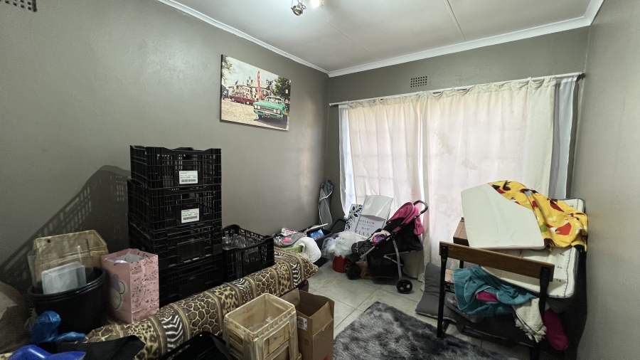 5 Bedroom Property for Sale in Greenhills Gauteng