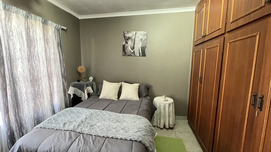5 Bedroom Property for Sale in Greenhills Gauteng