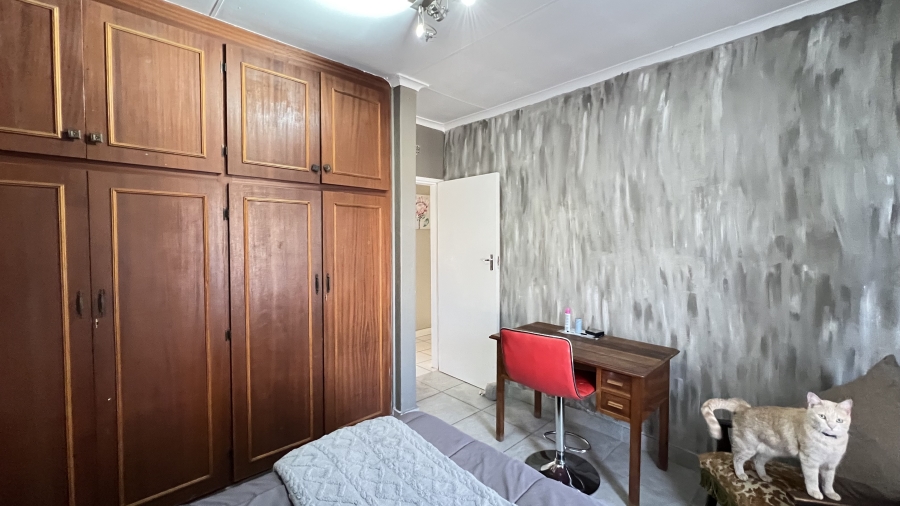 5 Bedroom Property for Sale in Greenhills Gauteng