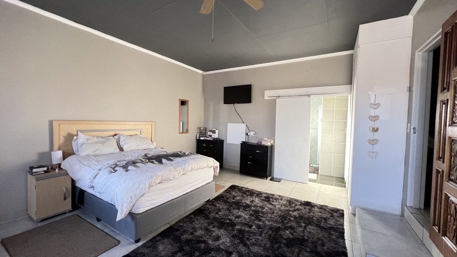 5 Bedroom Property for Sale in Greenhills Gauteng