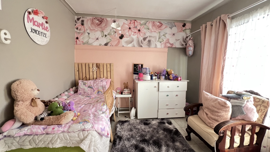5 Bedroom Property for Sale in Greenhills Gauteng