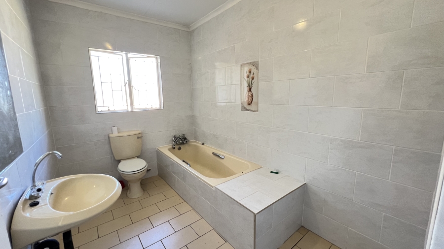 3 Bedroom Property for Sale in Greenhills Gauteng