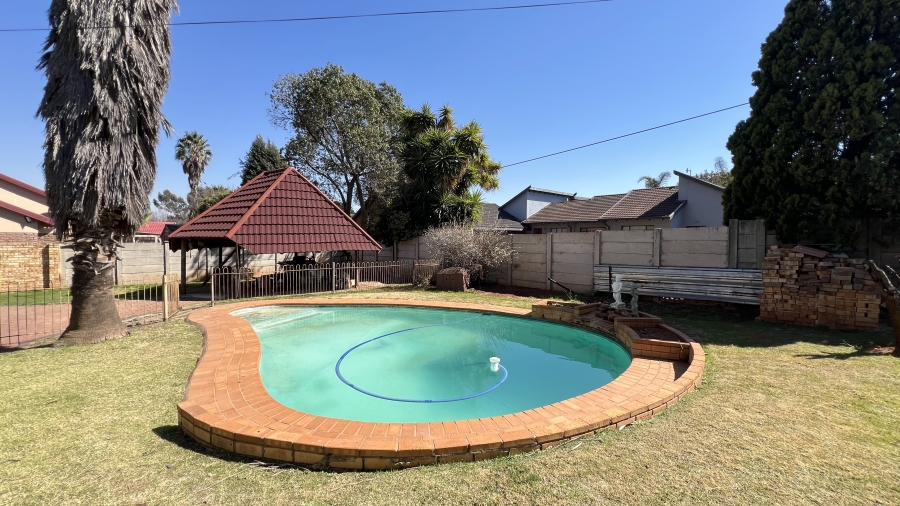 3 Bedroom Property for Sale in Greenhills Gauteng
