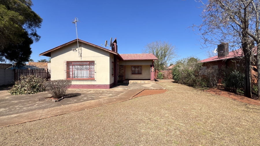 3 Bedroom Property for Sale in Westonaria Gauteng