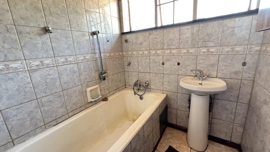 3 Bedroom Property for Sale in Westonaria Gauteng