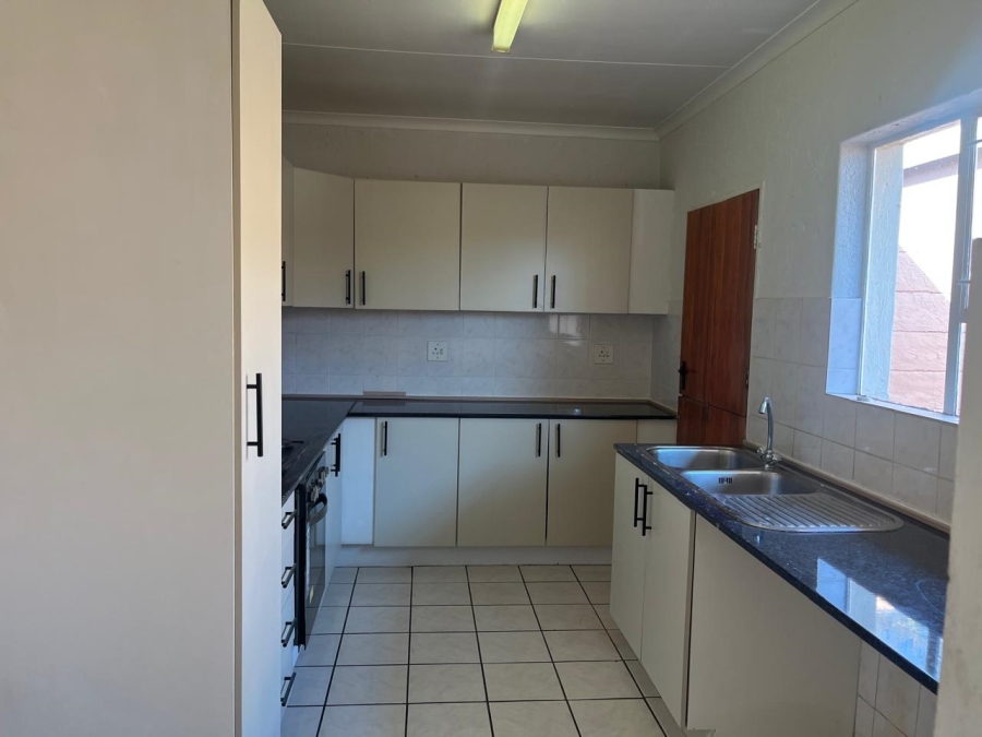 2 Bedroom Property for Sale in Buccleuch Gauteng
