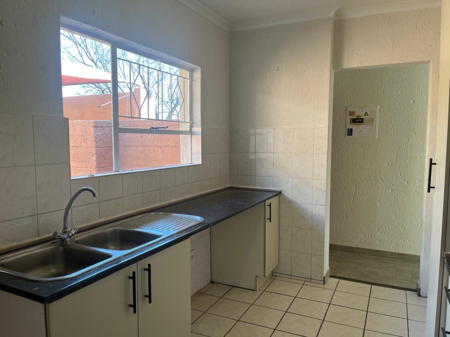 2 Bedroom Property for Sale in Buccleuch Gauteng