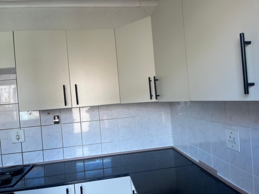 2 Bedroom Property for Sale in Buccleuch Gauteng