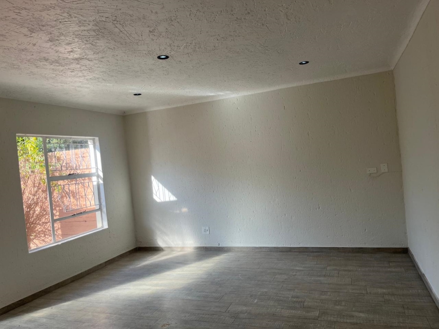 2 Bedroom Property for Sale in Buccleuch Gauteng