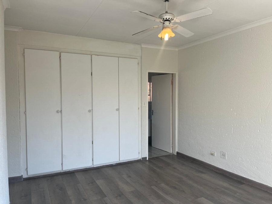 2 Bedroom Property for Sale in Buccleuch Gauteng