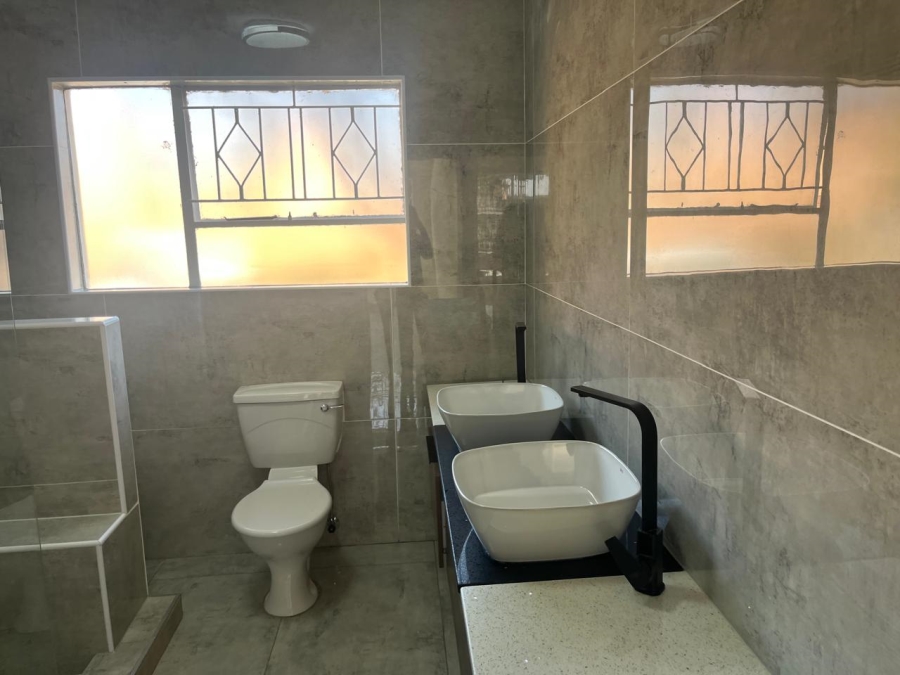 2 Bedroom Property for Sale in Buccleuch Gauteng