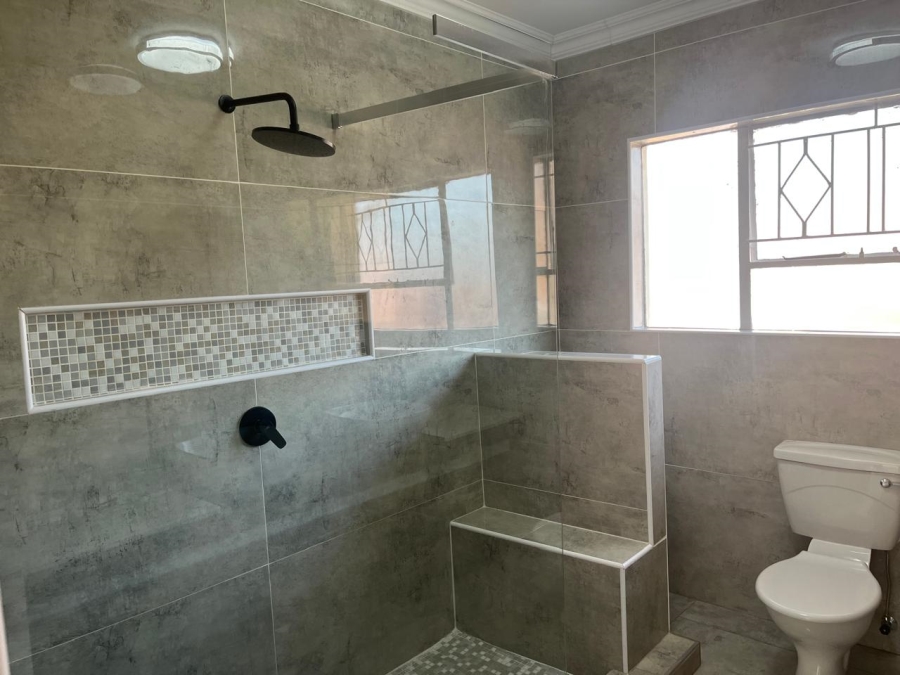 2 Bedroom Property for Sale in Buccleuch Gauteng