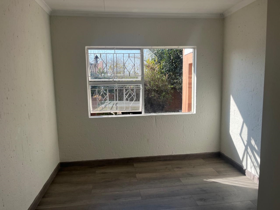 2 Bedroom Property for Sale in Buccleuch Gauteng