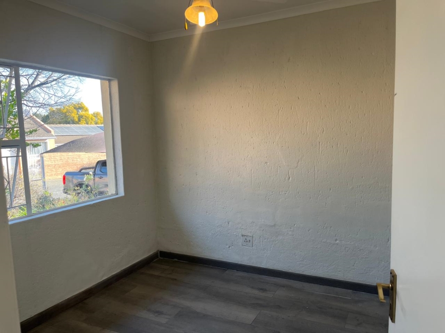 2 Bedroom Property for Sale in Buccleuch Gauteng