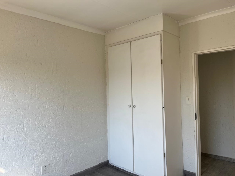 2 Bedroom Property for Sale in Buccleuch Gauteng