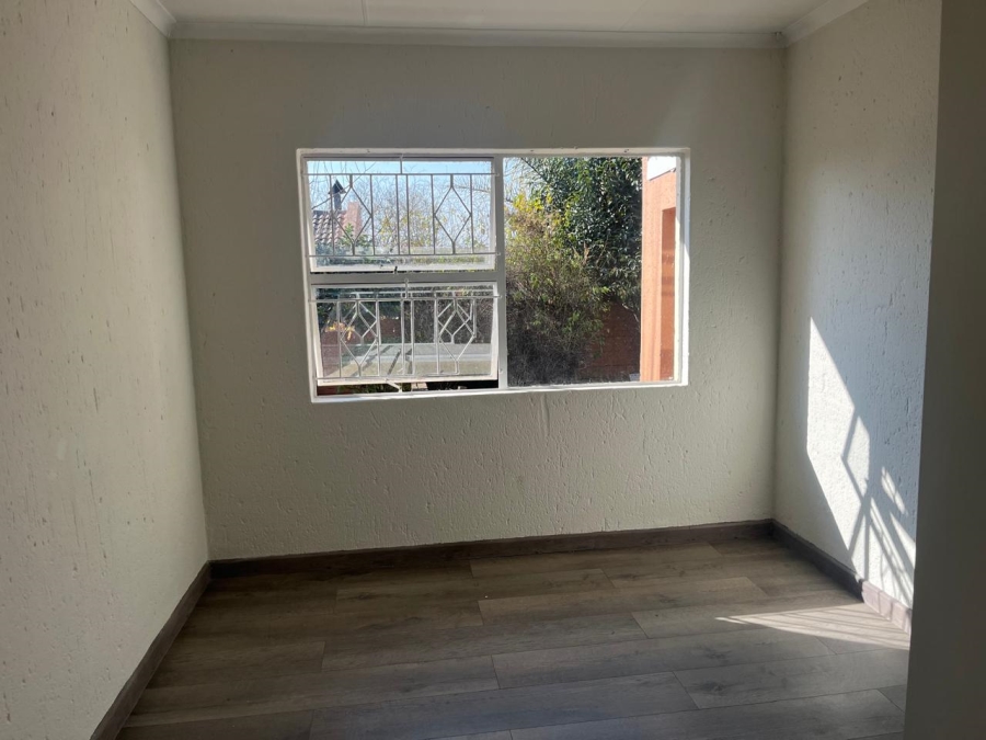 2 Bedroom Property for Sale in Buccleuch Gauteng