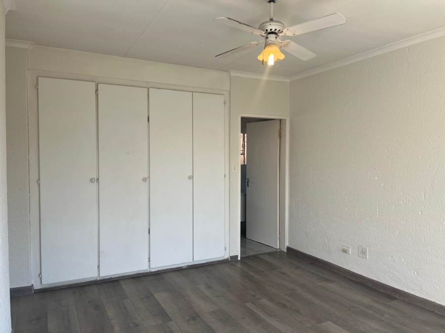 2 Bedroom Property for Sale in Buccleuch Gauteng
