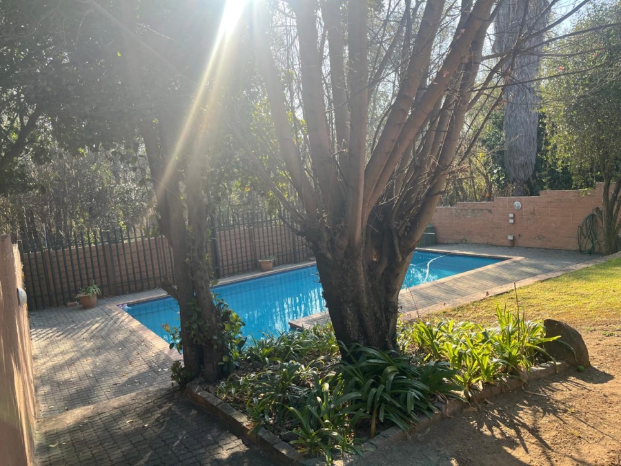 2 Bedroom Property for Sale in Buccleuch Gauteng