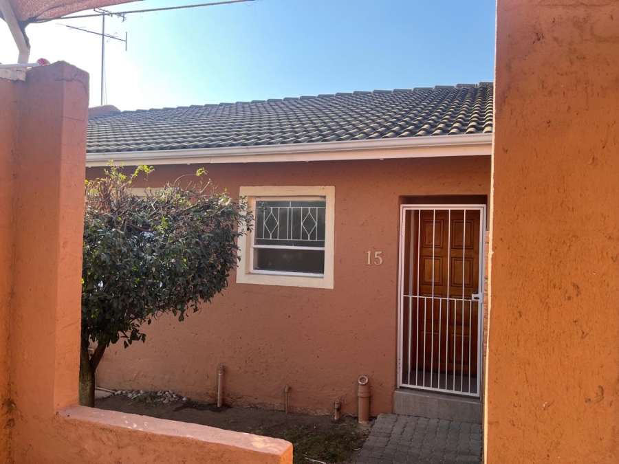 2 Bedroom Property for Sale in Buccleuch Gauteng